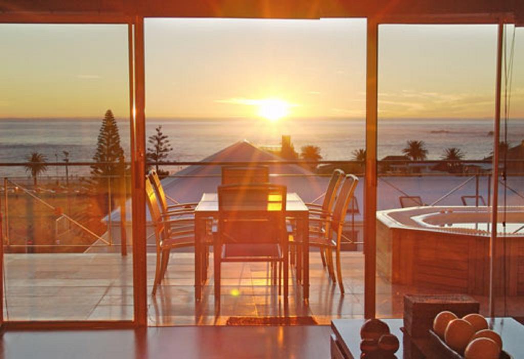 Beachside Villa & Penthouse Cape Town Exterior photo