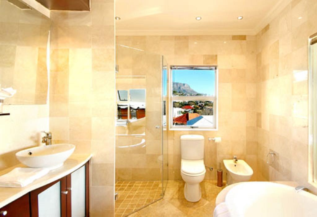Beachside Villa & Penthouse Cape Town Room photo